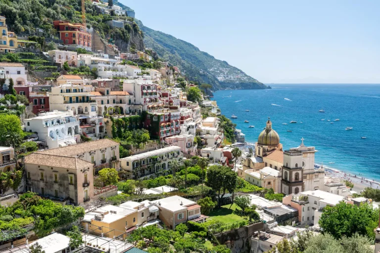 Positano : Plongée dans un rêve vertical sur la côte amalfitaine